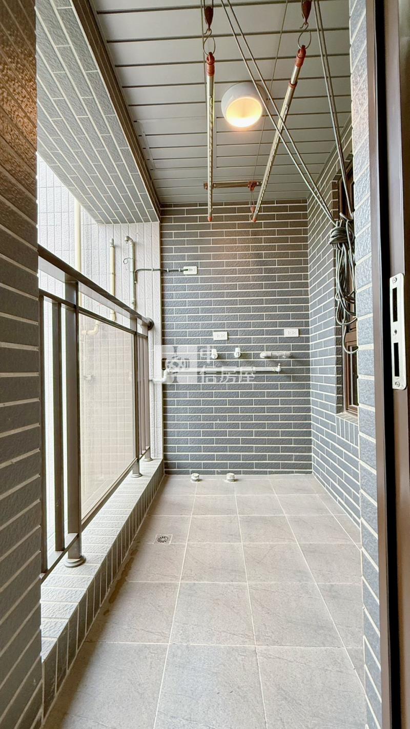 近A20捷運面公園全新景觀兩房車房屋室內格局與周邊環境