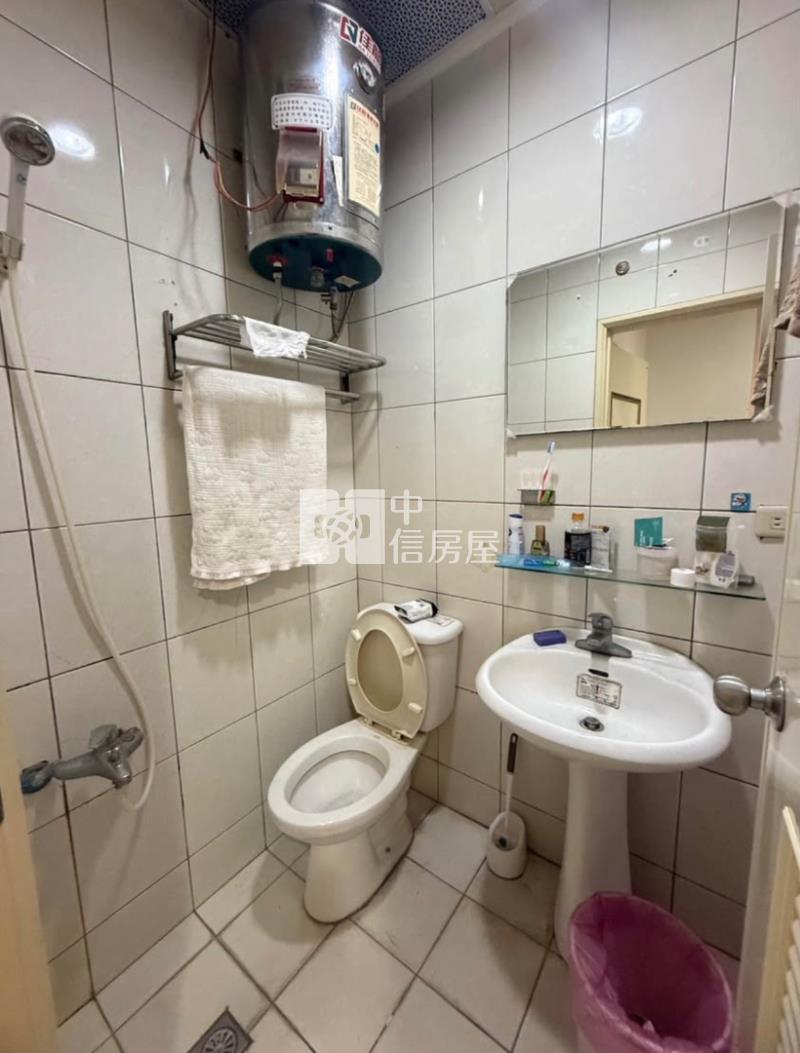 中原至尊高投報滿租4套房房屋室內格局與周邊環境