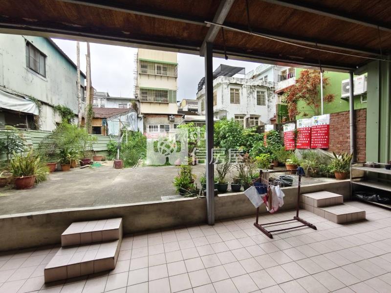 梅山雙面連棟店面透天房屋室內格局與周邊環境