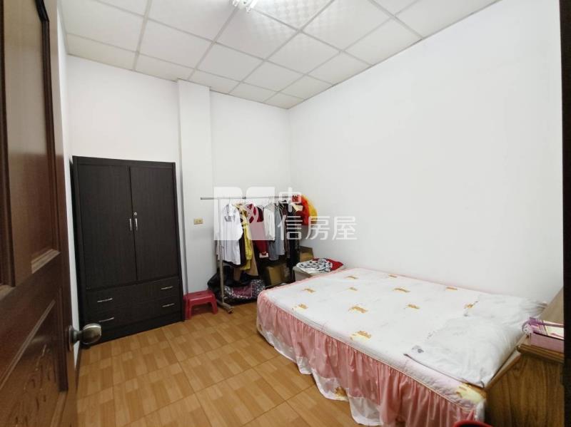 梅山雙面連棟店面透天房屋室內格局與周邊環境