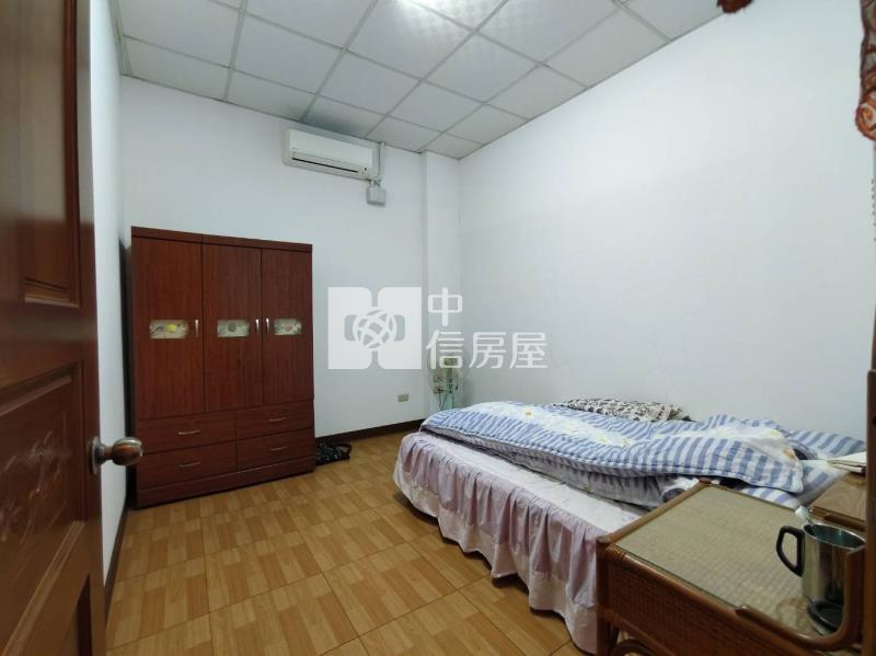 梅山雙面連棟店面透天房屋室內格局與周邊環境