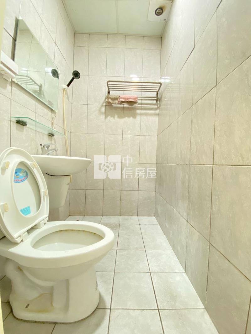 華廈價透天屋有天有地房屋室內格局與周邊環境