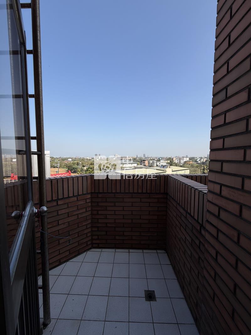 大崙商圈邊間面寬美墅房屋室內格局與周邊環境