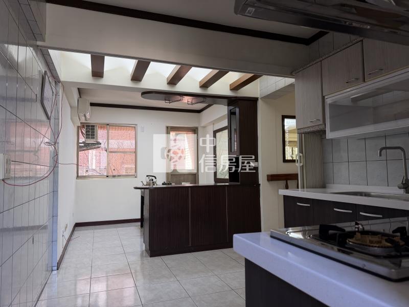 大崙商圈邊間面寬美墅房屋室內格局與周邊環境