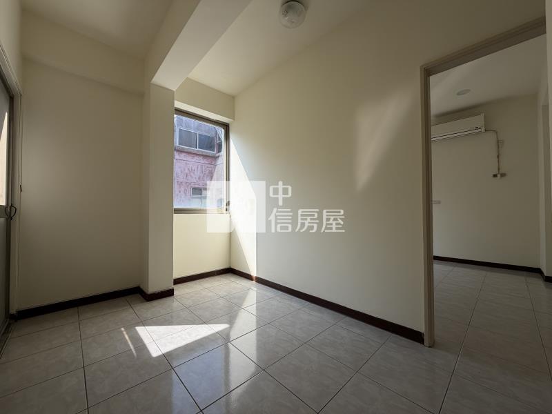 大崙商圈邊間面寬美墅房屋室內格局與周邊環境