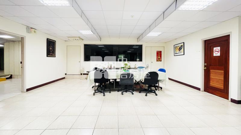 市心裝修碧富邑溫泉套房房屋室內格局與周邊環境