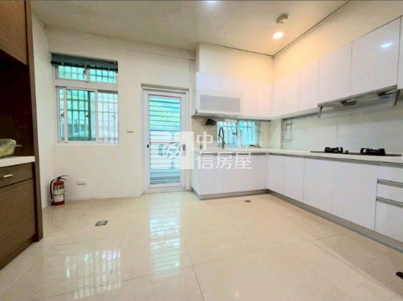 宋屋玫瑰花園別墅5房雙車位(中信卓越團隊)房屋室內格局與周邊環境