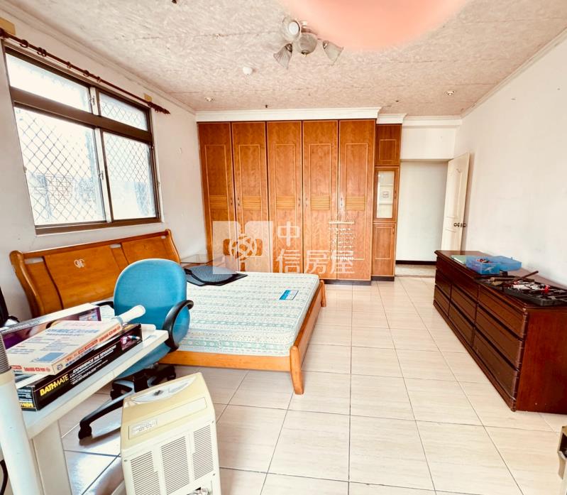 內壢後站電梯4房+平車房屋室內格局與周邊環境