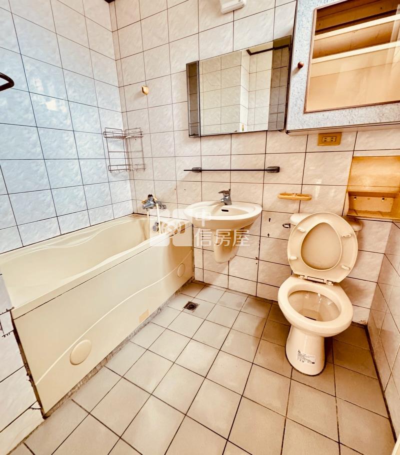 內壢後站電梯4房+平車房屋室內格局與周邊環境