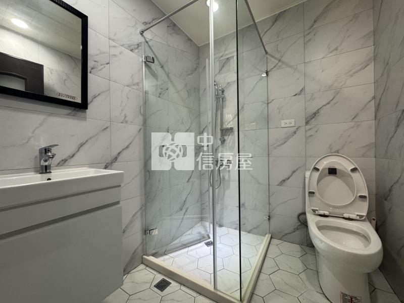 樂群街柳川旁全新整理美樓店房屋室內格局與周邊環境