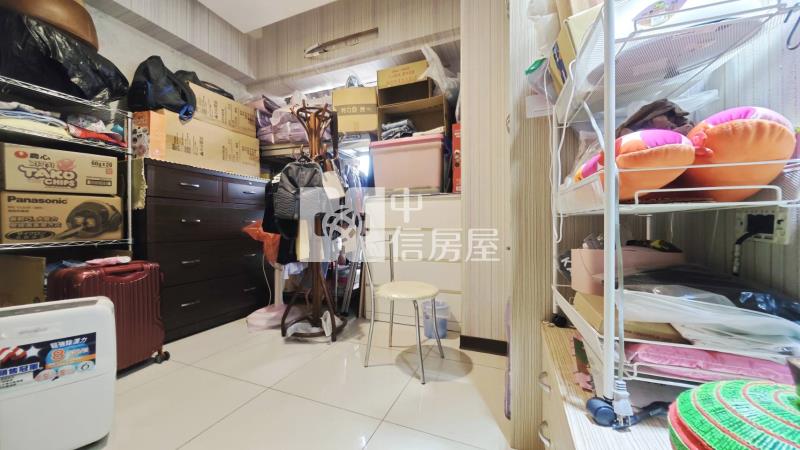 楊梅重劃區新巴黎漂亮兩房車房屋室內格局與周邊環境