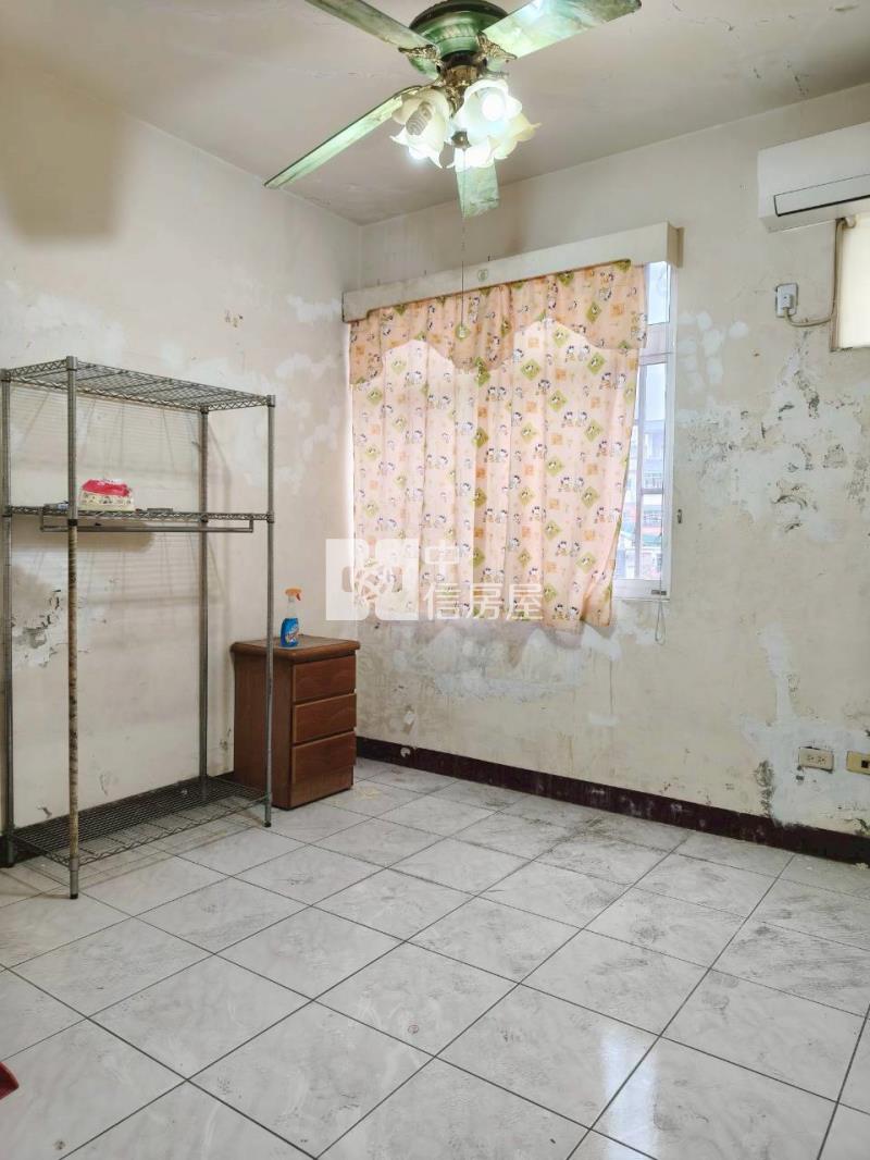 斗六市榴邨六街邊間透天房屋室內格局與周邊環境