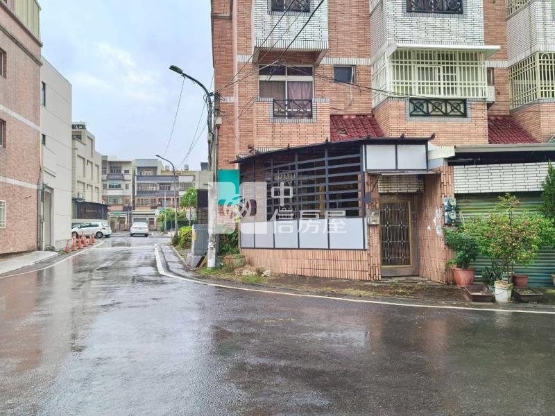 斗六市榴邨六街邊間透天房屋室內格局與周邊環境