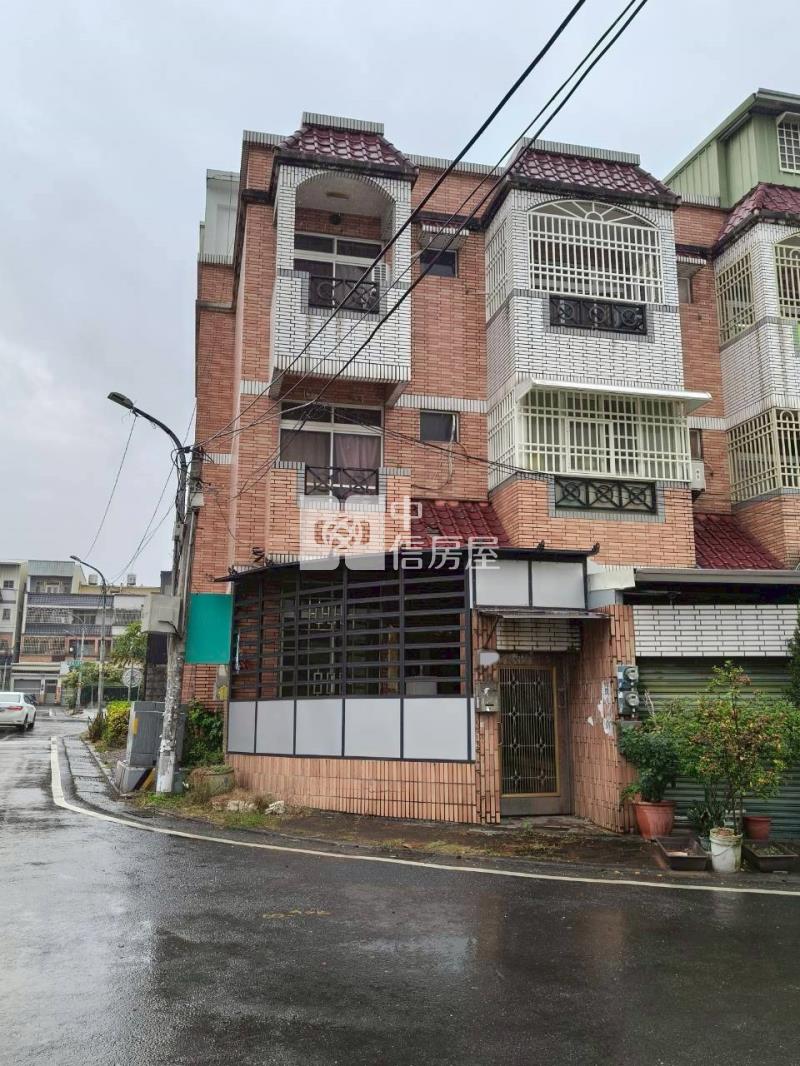 斗六市榴邨六街邊間透天房屋室內格局與周邊環境