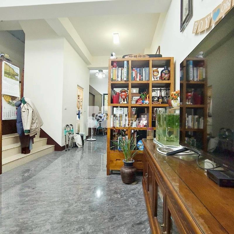 斗南南昌西路車庫別墅房屋室內格局與周邊環境