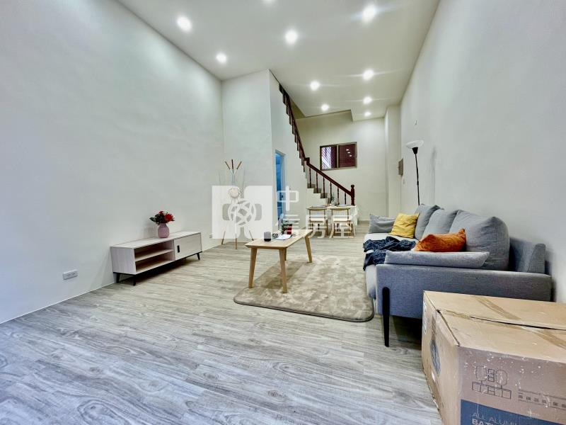 高工商圈｜近中投公路漂亮1-3樓+車位店住合一房屋室內格局與周邊環境