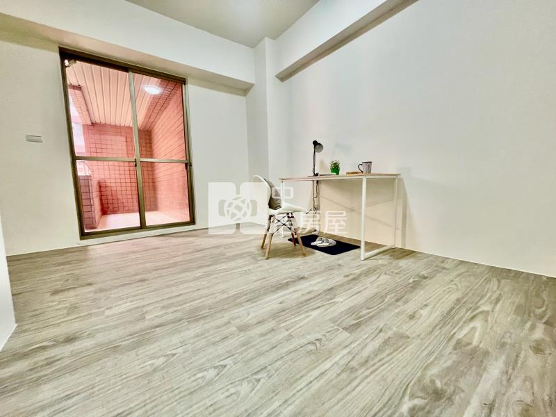 高工商圈｜近中投公路漂亮1-3樓+車位店住合一房屋室內格局與周邊環境