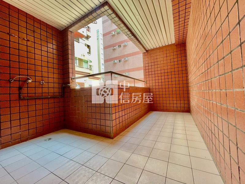 高工商圈｜近中投公路漂亮1-3樓+車位店住合一房屋室內格局與周邊環境