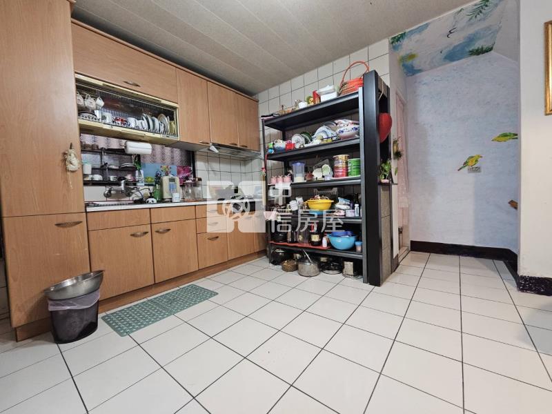 竹南中山大地透天房屋室內格局與周邊環境