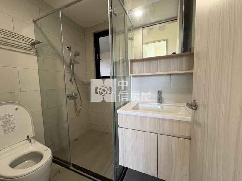 亞昕一沐兩房兩衛邊間平車房屋室內格局與周邊環境