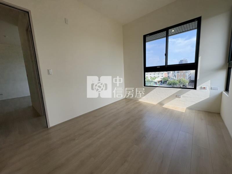 亞昕一沐兩房兩衛邊間平車房屋室內格局與周邊環境