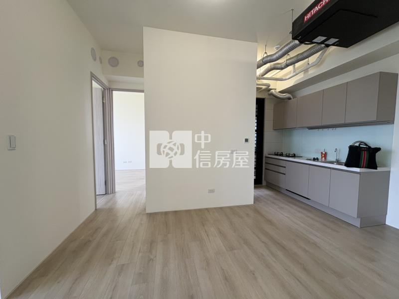 亞昕一沐兩房兩衛邊間平車房屋室內格局與周邊環境