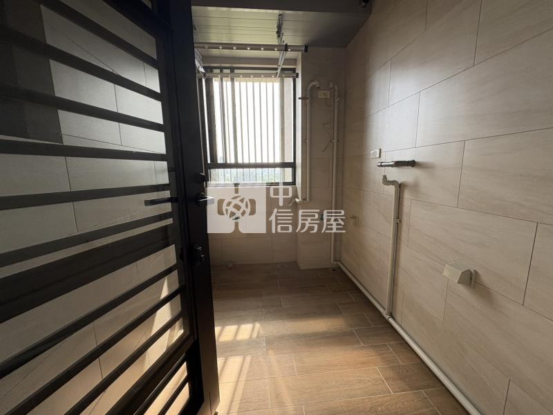 亞昕一沐兩房兩衛邊間平車房屋室內格局與周邊環境