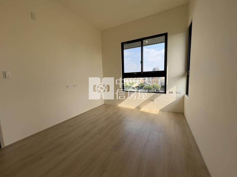 亞昕一沐兩房兩衛邊間平車房屋室內格局與周邊環境