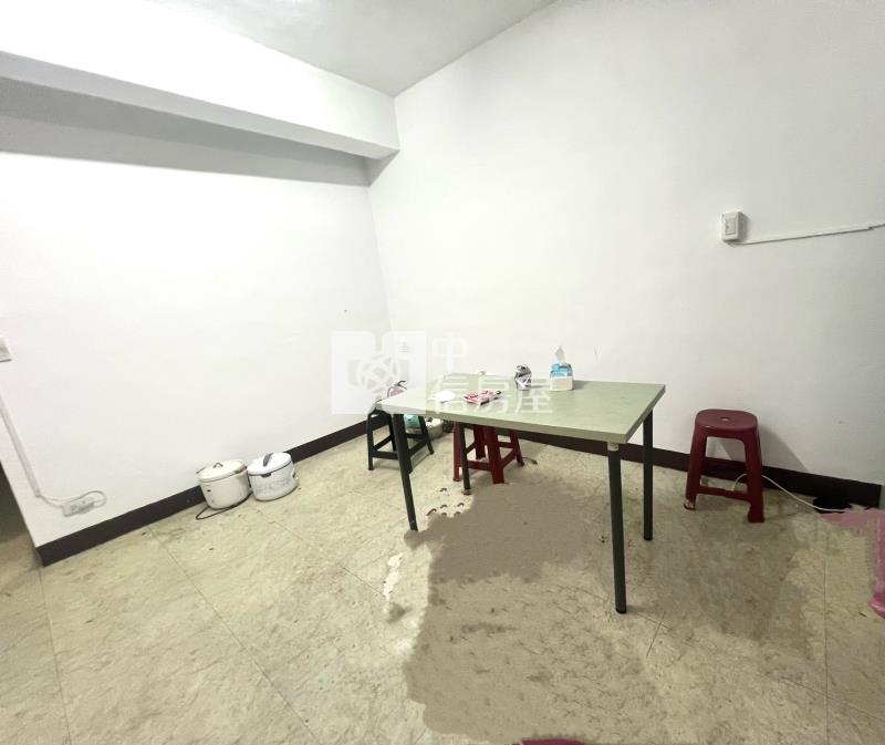 水湳經貿正中清路三角窗店霸房屋室內格局與周邊環境