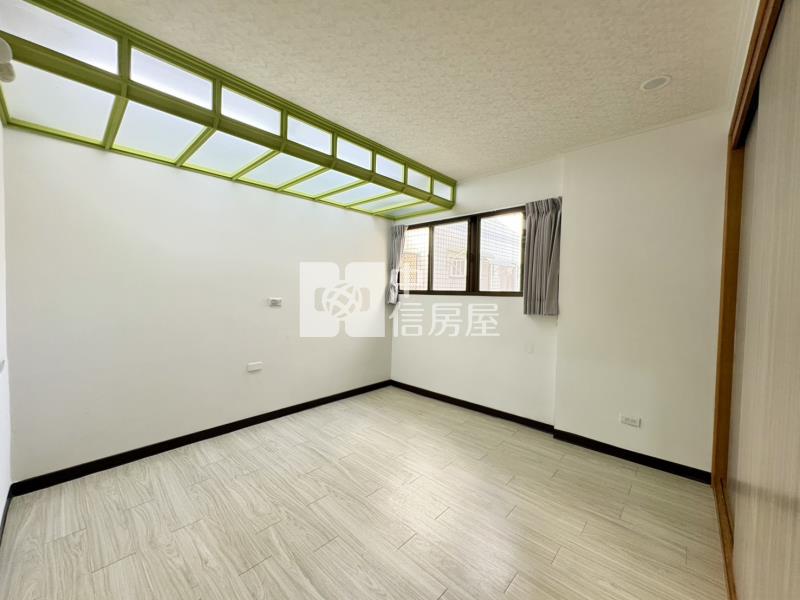 市政大空間四房平車暖心華廈房屋室內格局與周邊環境