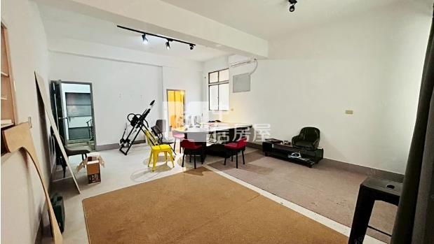 ●中正路透天店面房屋室內格局與周邊環境