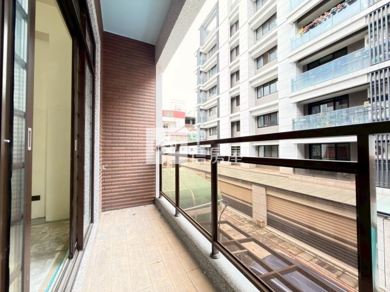 A21捷運站全新百坪雙車位電梯別墅房屋室內格局與周邊環境