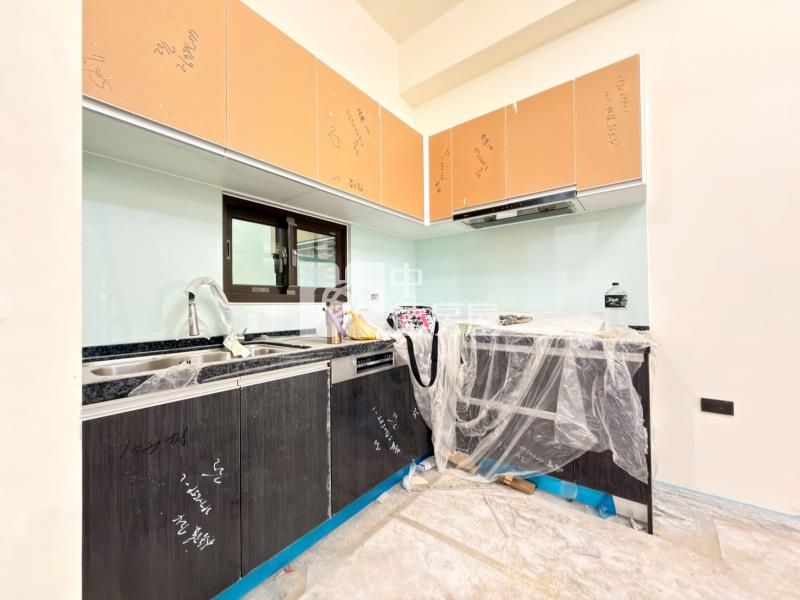 A21捷運站全新百坪雙車位電梯別墅房屋室內格局與周邊環境