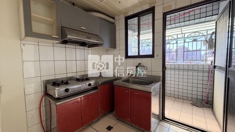 【安家】專任-藝文特區君臨天下房屋室內格局與周邊環境