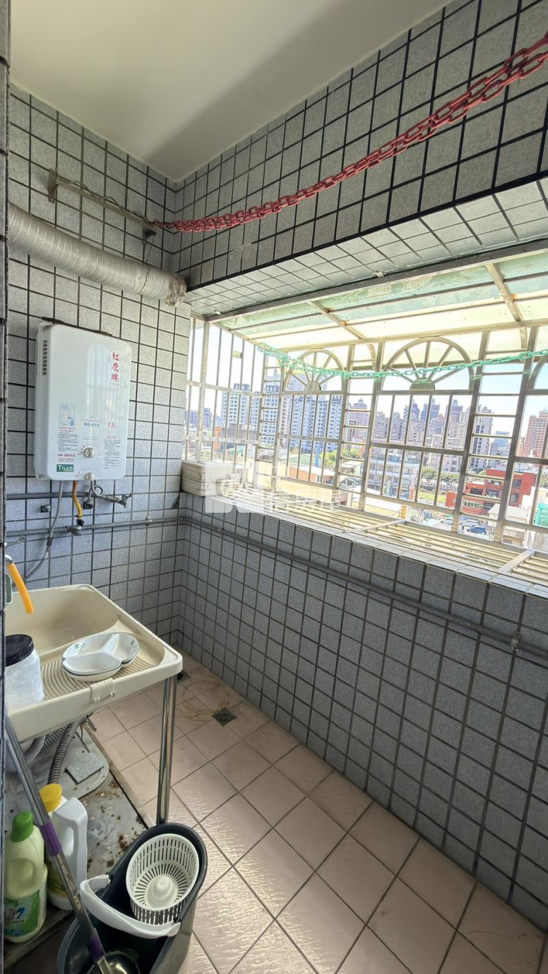 【安家】專任-藝文特區君臨天下房屋室內格局與周邊環境