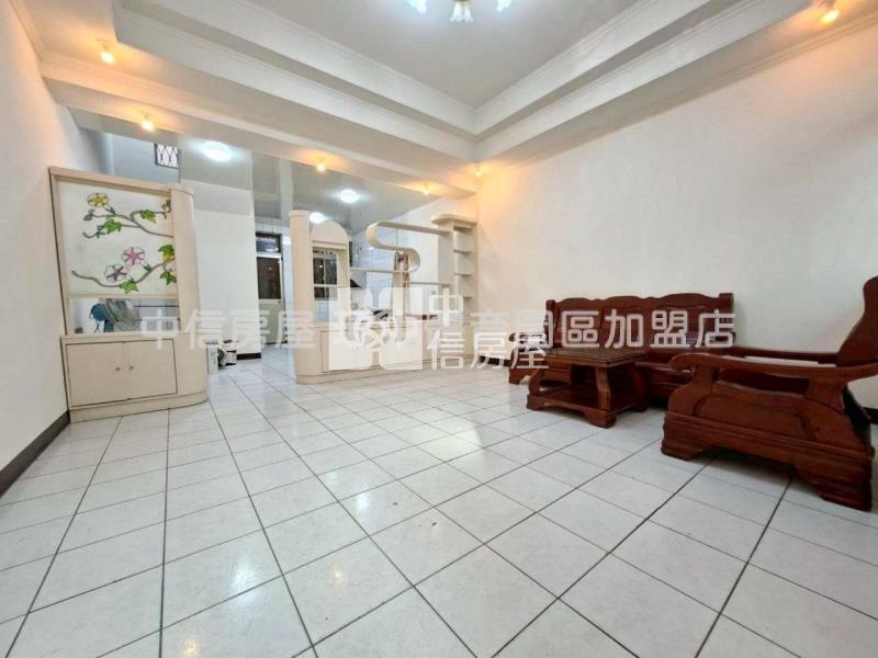 楊梅好宅美透天前院停車房屋室內格局與周邊環境