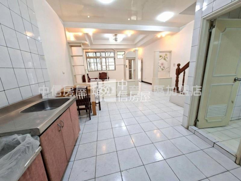 楊梅好宅美透天前院停車房屋室內格局與周邊環境