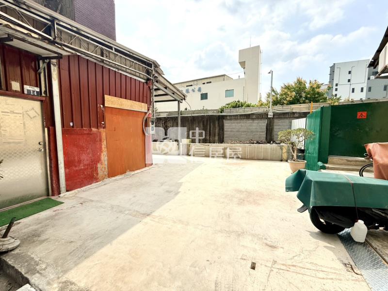 潭子加工區前院停車改套聖品房屋室內格局與周邊環境