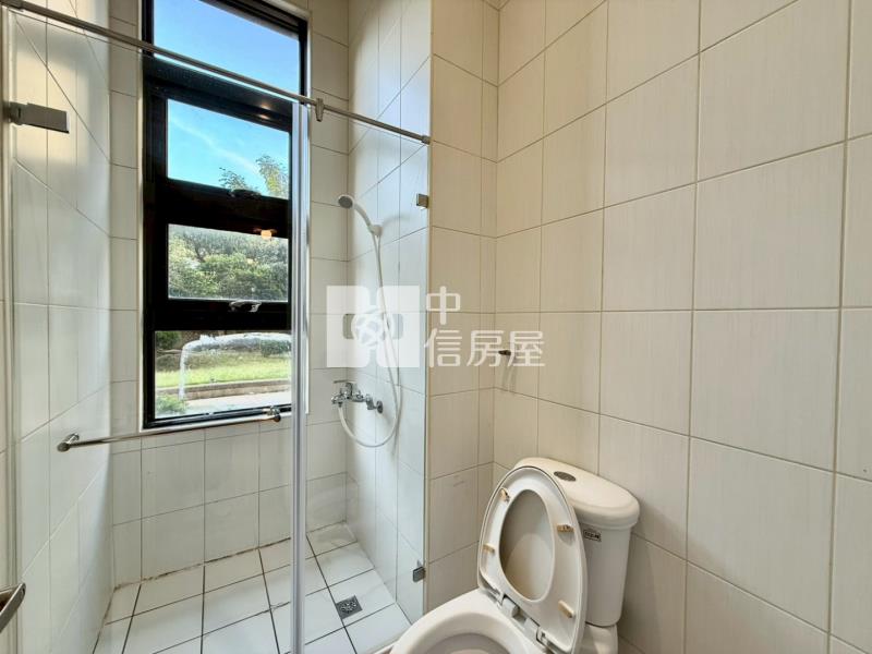 鼎藏晶華一樓兩房車房屋室內格局與周邊環境