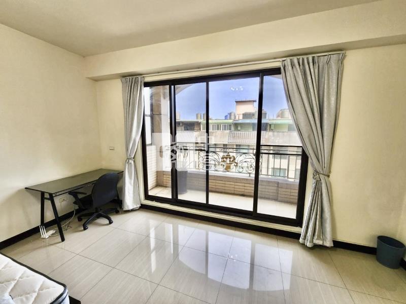 近觀音工業區滿租七套房透天店面房屋室內格局與周邊環境