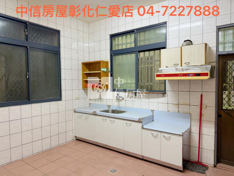 彰南路7-11旁別墅房屋室內格局與周邊環境