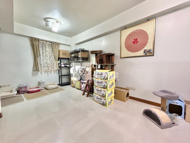 震後挑高四房美墅房屋室內格局與周邊環境