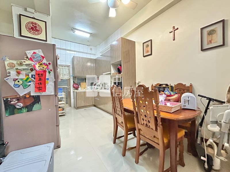 震後挑高四房美墅房屋室內格局與周邊環境