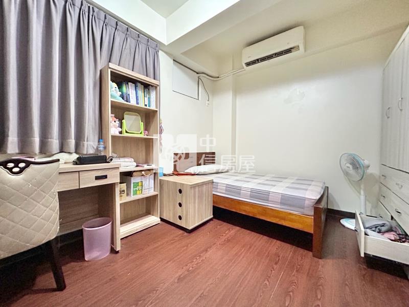 震後挑高四房美墅房屋室內格局與周邊環境