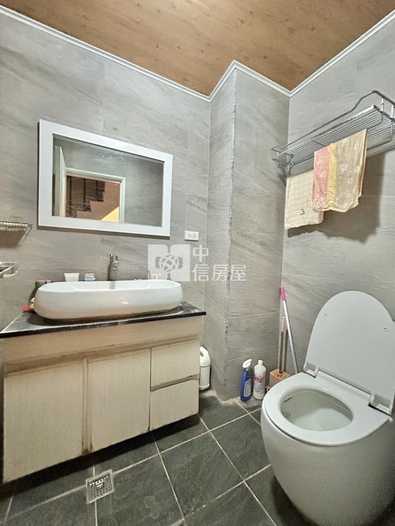 震後挑高四房美墅房屋室內格局與周邊環境