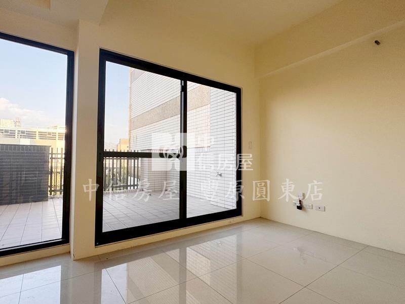 文化中心電梯店面房屋室內格局與周邊環境