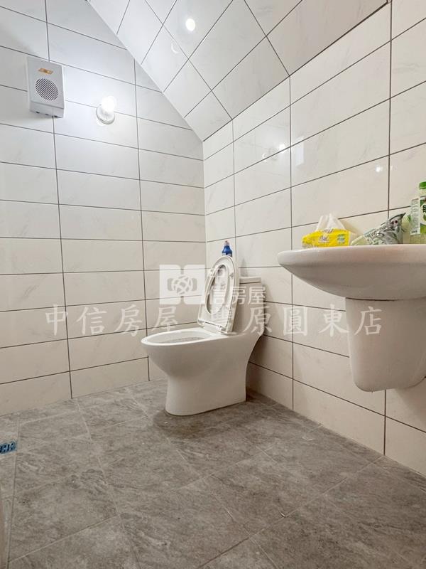 文化中心電梯店面房屋室內格局與周邊環境