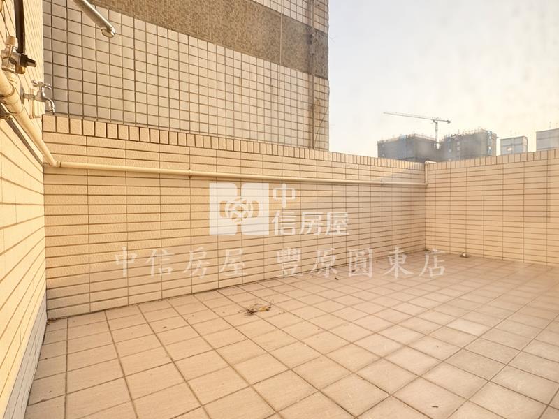 文化中心電梯店面房屋室內格局與周邊環境