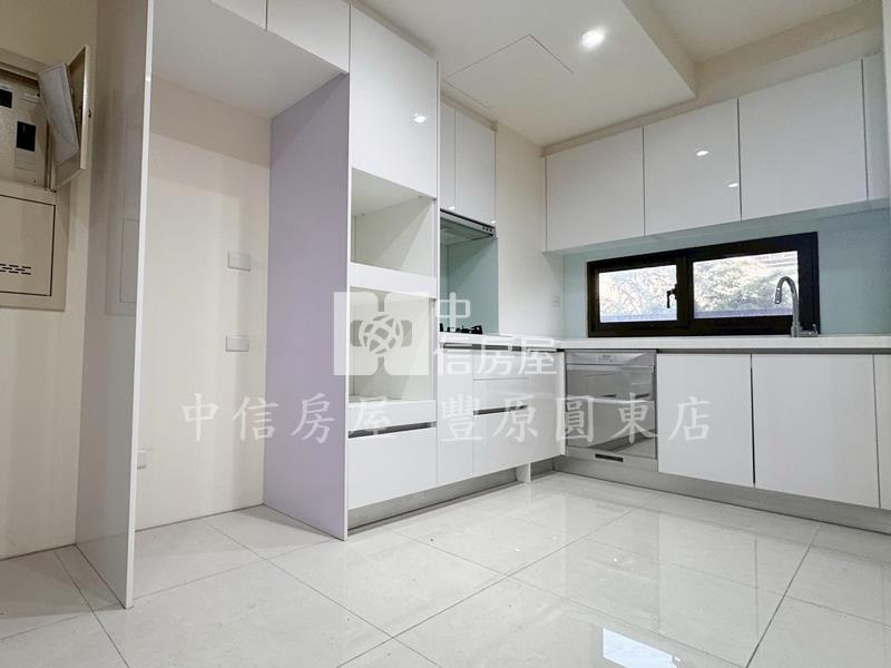 文化中心電梯店面房屋室內格局與周邊環境