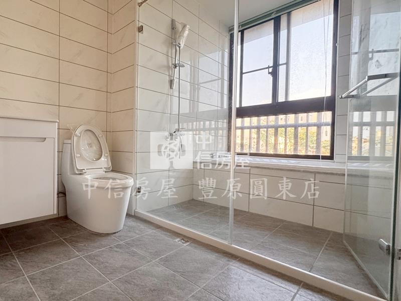 文化中心電梯店面房屋室內格局與周邊環境